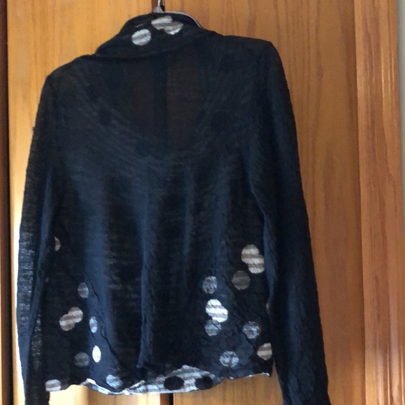 Crea concept black cream and tan cowl top. 22” from neck seam to bottom - Picture 11 of 14